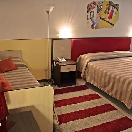 Отель Magenta 3*